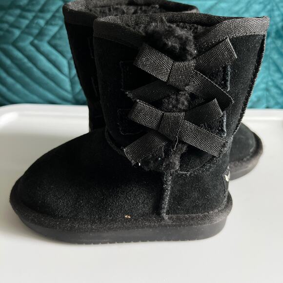 Koolaburra by Ugg Toddler Snow Boots Girls Size US 7 Black Bow Accents - Picture 5 of 7